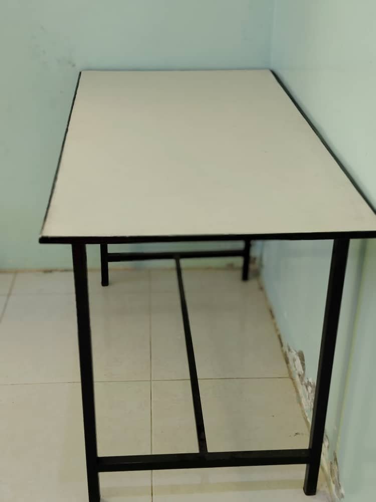 طاوله جديدة