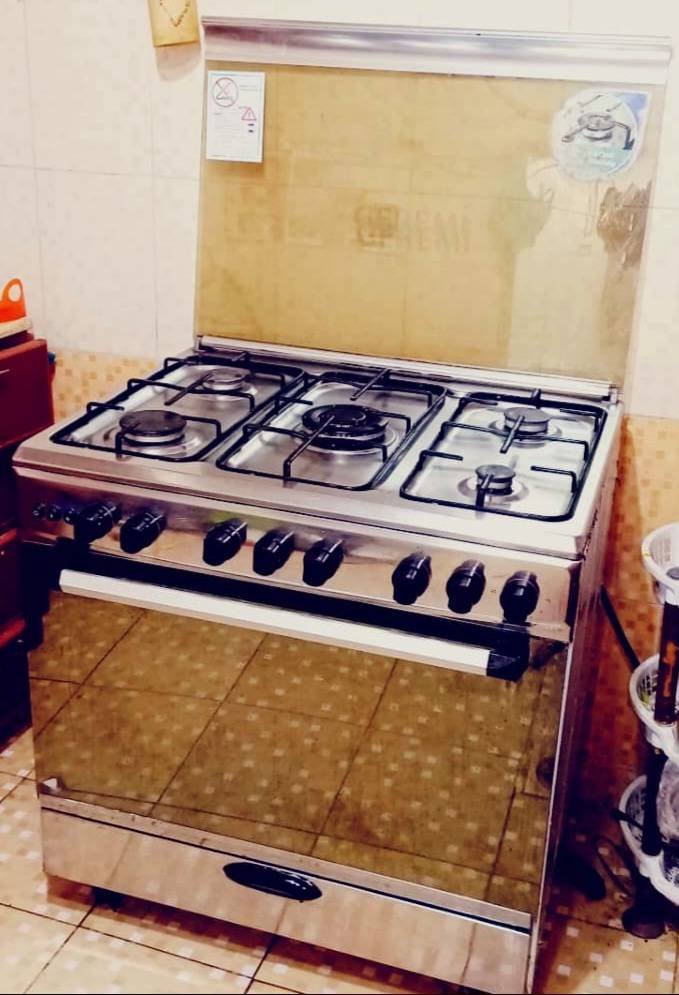 فرن خمس عيون إيطالي مصري