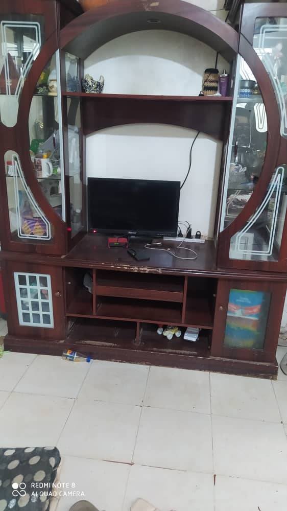 مكتبة خشب سويدي