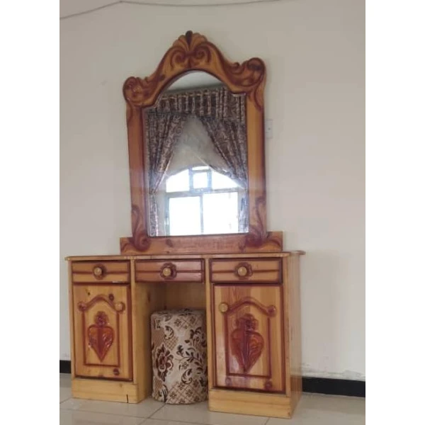 تسريحه خشب سويدي شبه جديد