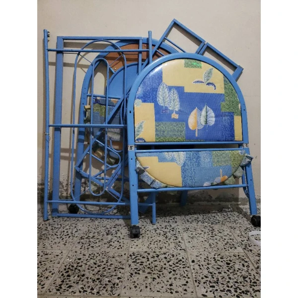 سرير أطفال هزاز